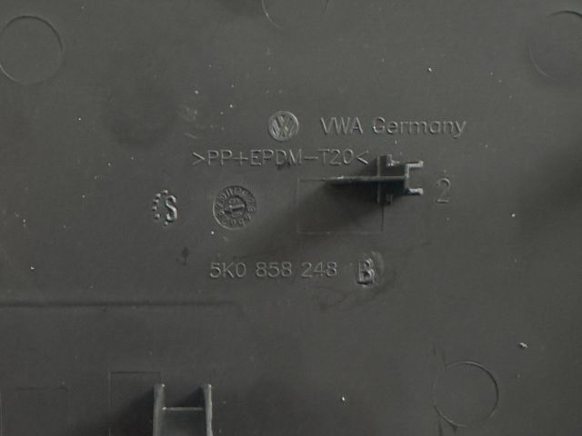 bontott VW GOLF VI Jobb Műszerfal Oldalkárpit