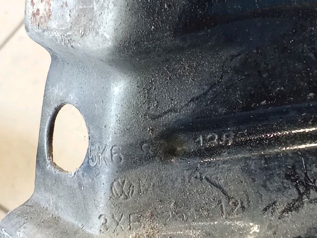 bontott VW GOLF VI Jobb Sárvédő Oldaltartó