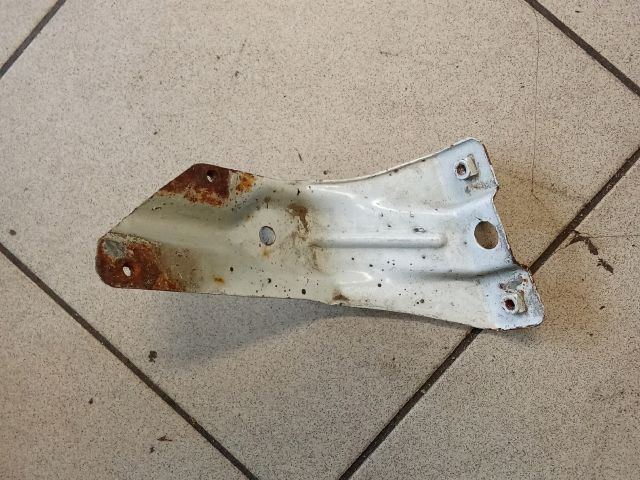 bontott VW GOLF VI Jobb Sárvédő Oldaltartó