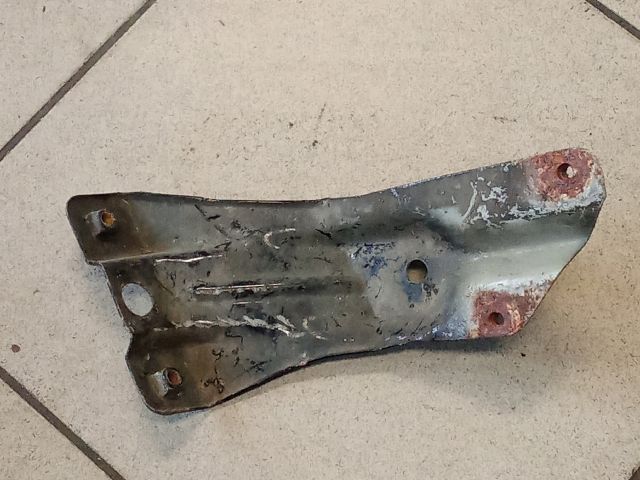 bontott VW GOLF VI Jobb Sárvédő Oldaltartó