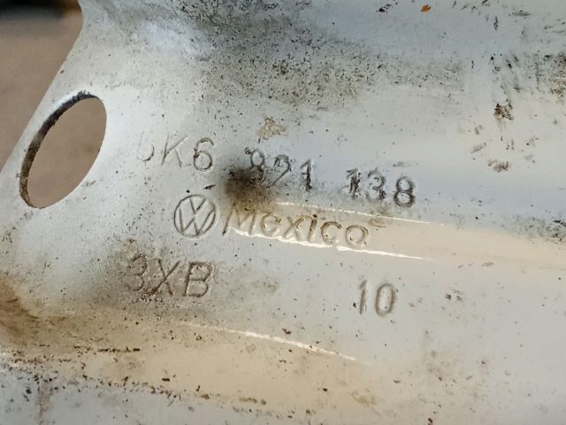 bontott VW GOLF VI Jobb Sárvédő Oldaltartó