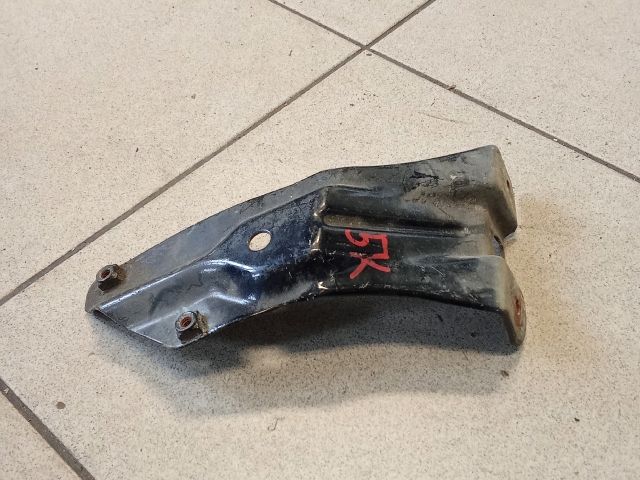 bontott VW GOLF VI Jobb Sárvédő Oldaltartó