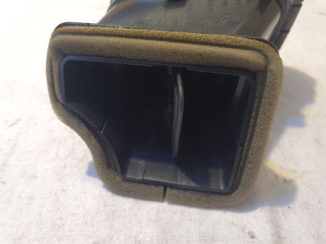 bontott VW GOLF VI Jobb Szellőző