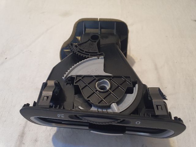 bontott VW GOLF VI Jobb Szellőző