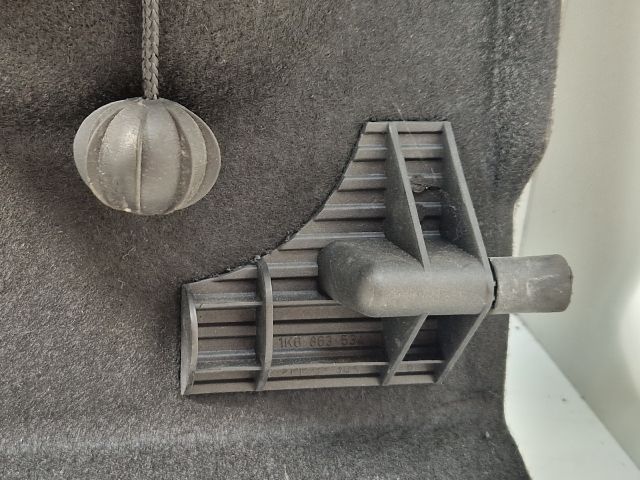 bontott VW GOLF VI Kalaptartó