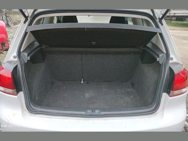 bontott VW GOLF VI Kalaptartó