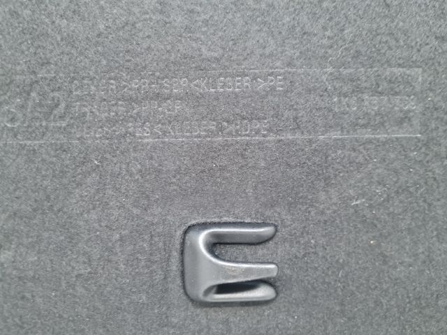 bontott VW GOLF VI Kalaptartó