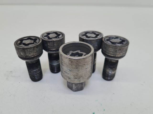 bontott VW GOLF VI Kerékőr Szett