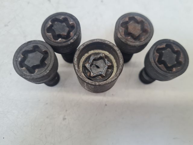 bontott VW GOLF VI Kerékőr Szett