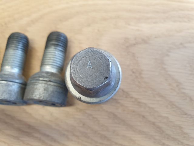 bontott VW GOLF VI Kerékőr Szett