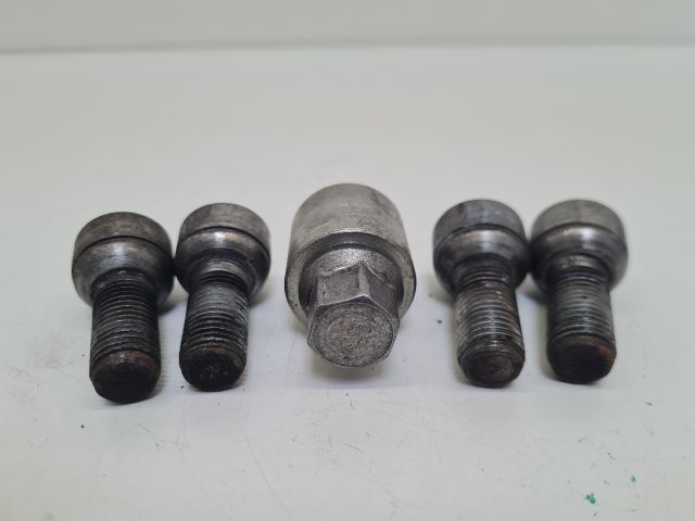 bontott VW GOLF VI Kerékőr Szett