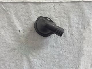 bontott VW GOLF VI Kesztyűtartó Hűtő Cső