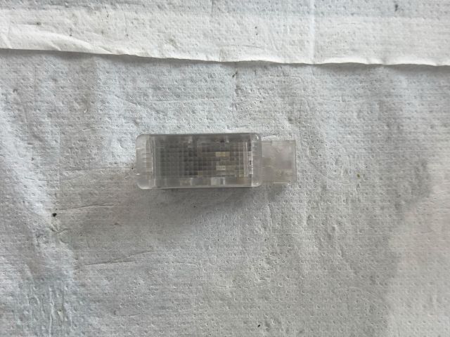 bontott VW GOLF VI Kesztyűtartó Világítás