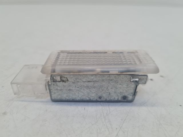 bontott VW GOLF VI Kesztyűtartó Világítás