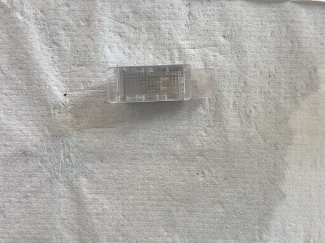 bontott VW GOLF VI Kesztyűtartó Világítás