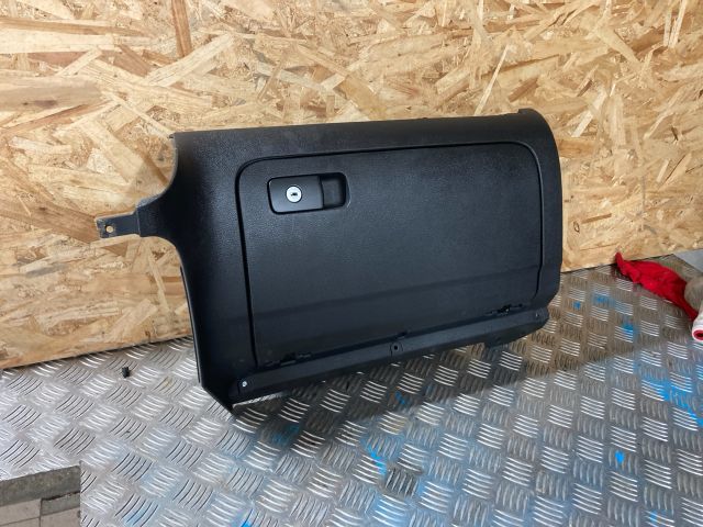 bontott VW GOLF VI Kesztyűtartó