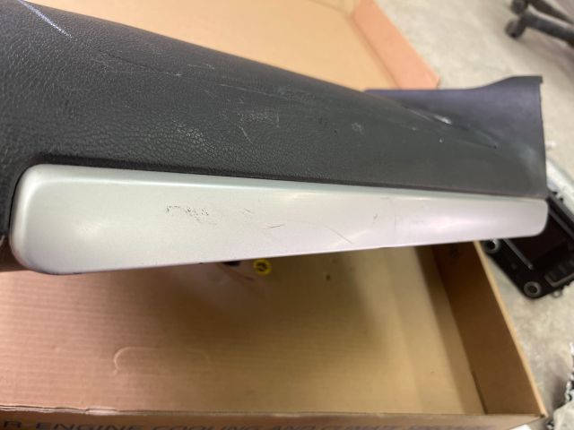 bontott VW GOLF VI Kesztyűtartó