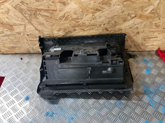 bontott VW GOLF VI Kesztyűtartó