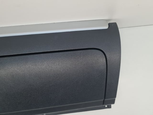 bontott VW GOLF VI Kesztyűtartó