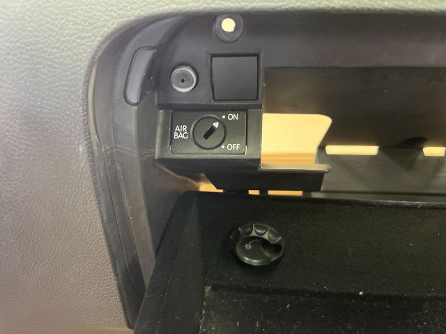 bontott VW GOLF VI Kesztyűtartó