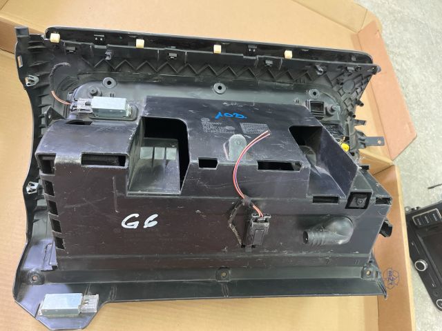 bontott VW GOLF VI Kesztyűtartó