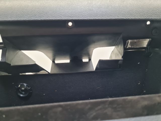 bontott VW GOLF VI Kesztyűtartó