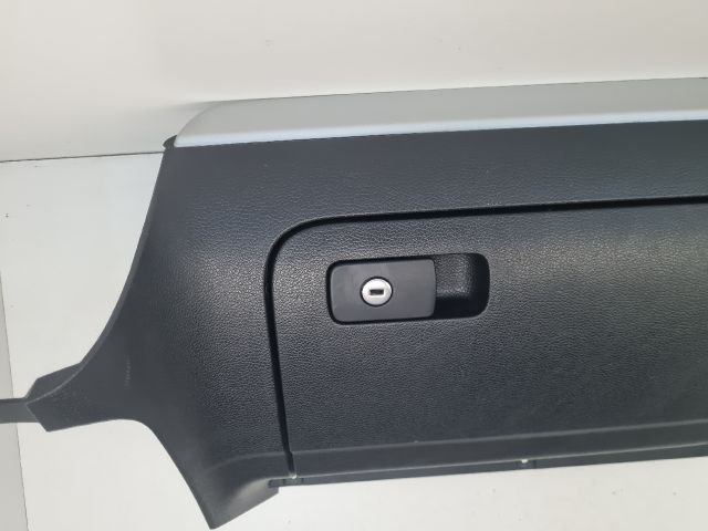 bontott VW GOLF VI Kesztyűtartó