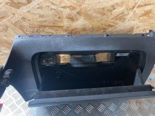 bontott VW GOLF VI Kesztyűtartó