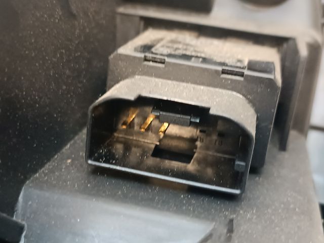 bontott VW GOLF VI Kesztyűtartó