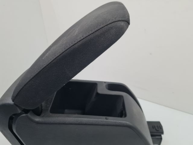 bontott VW GOLF VI Könyöklő