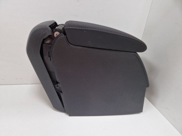 bontott VW GOLF VI Könyöklő