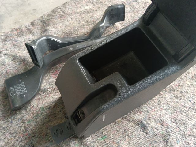 bontott VW GOLF VI Könyöklő