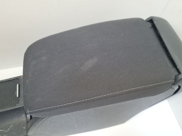 bontott VW GOLF VI Könyöklő