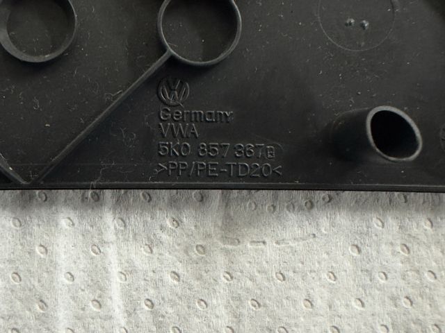 bontott VW GOLF VI Középkonzol Keret