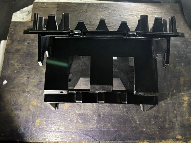 bontott VW GOLF VI Középkonzol Keret