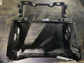 bontott VW GOLF VI Középkonzol Keret