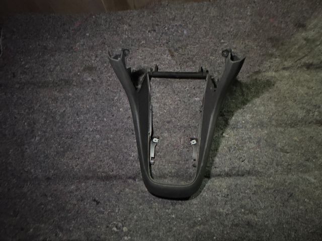 bontott VW GOLF VI Középkonzol Keret