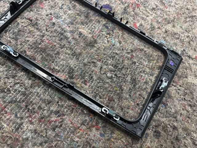 bontott VW GOLF VI Középkonzol Keret