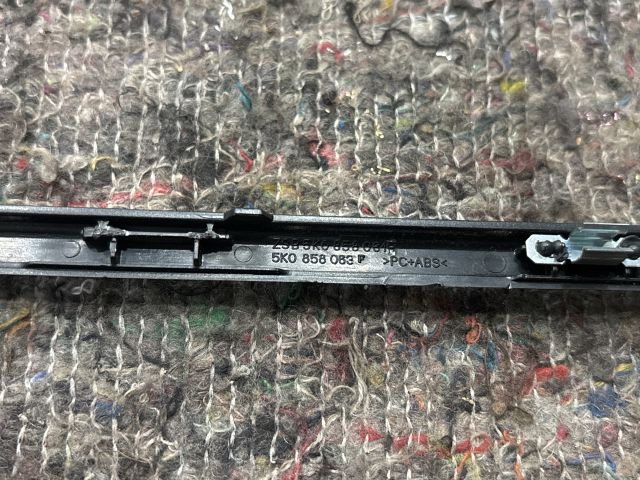 bontott VW GOLF VI Középkonzol Keret