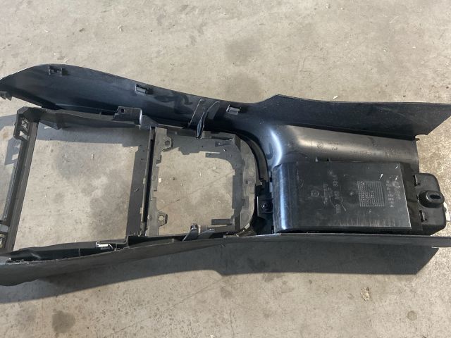 bontott VW GOLF VI Középső Kardánbox Burkolat