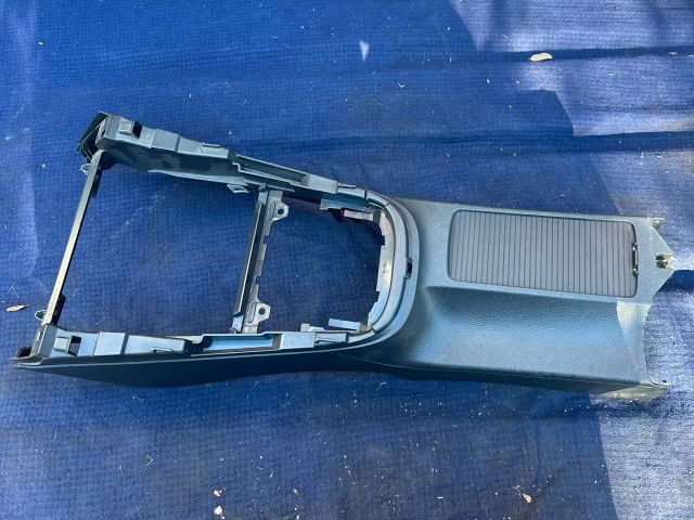 bontott VW GOLF VI Középső Kardánbox Burkolat