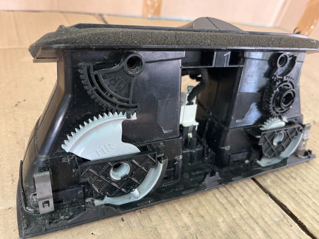 bontott VW GOLF VI Középső Szellőző