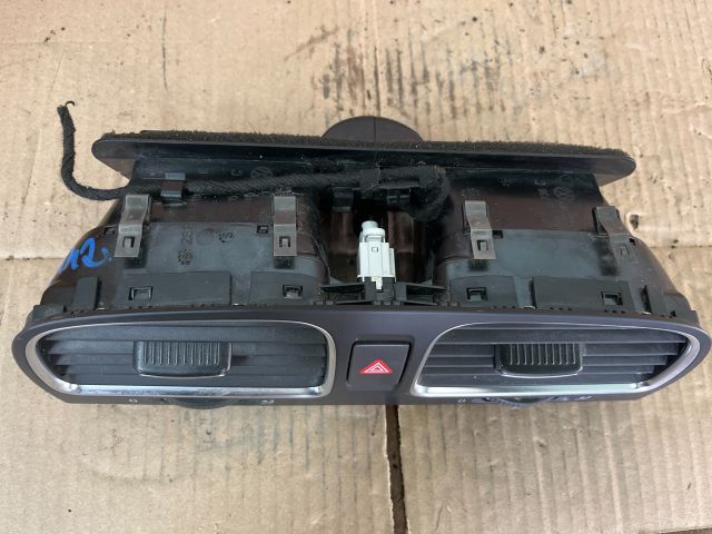 bontott VW GOLF VI Középső Szellőző