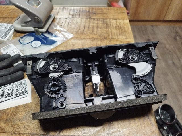 bontott VW GOLF VI Középső Szellőző