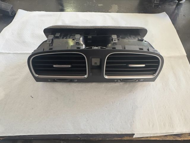 bontott VW GOLF VI Középső Szellőző