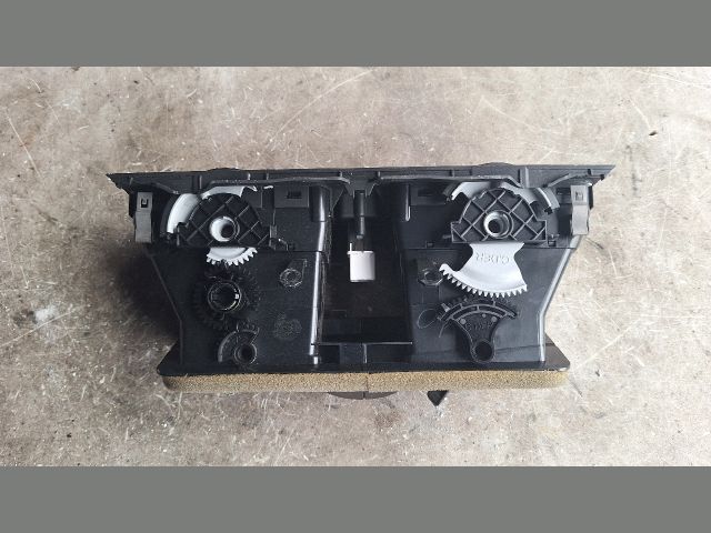 bontott VW GOLF VI Középső Szellőző