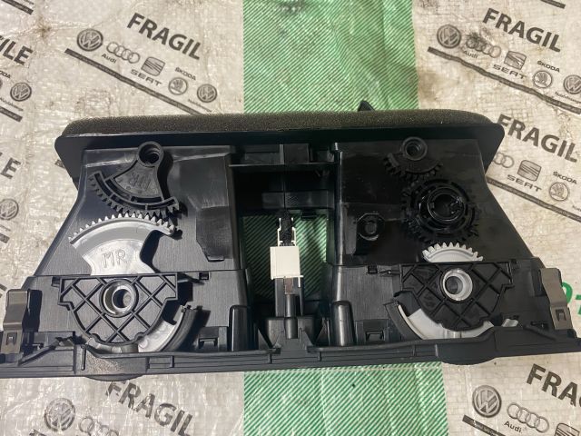 bontott VW GOLF VI Középső Szellőző