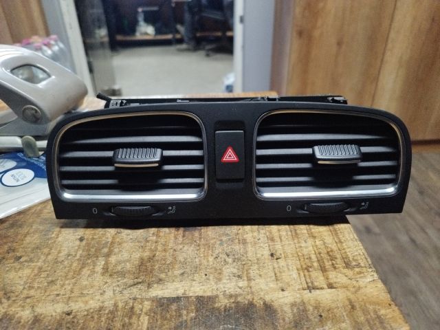 bontott VW GOLF VI Középső Szellőző