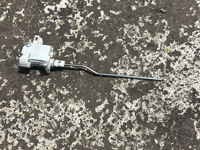 bontott VW GOLF VI Központizár Motor Tankajtó