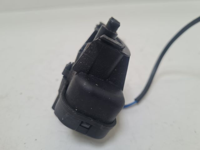 bontott VW GOLF VI Központizár Motor Tankajtó